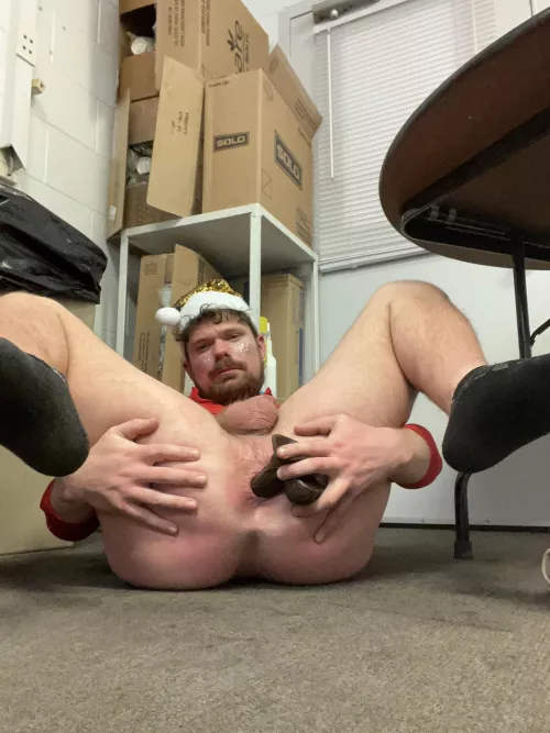 Catch me at the Christmas work party like… by theebeardedbimbo