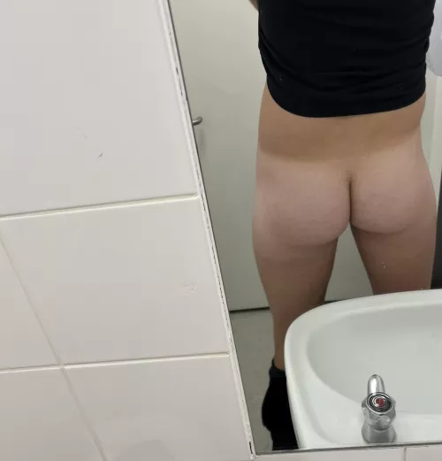 Catch me in the locker rooms 🍑 by 1R1B2