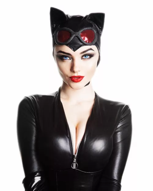 Catwoman by Xenia Shelkovskaya by confused_soul_10