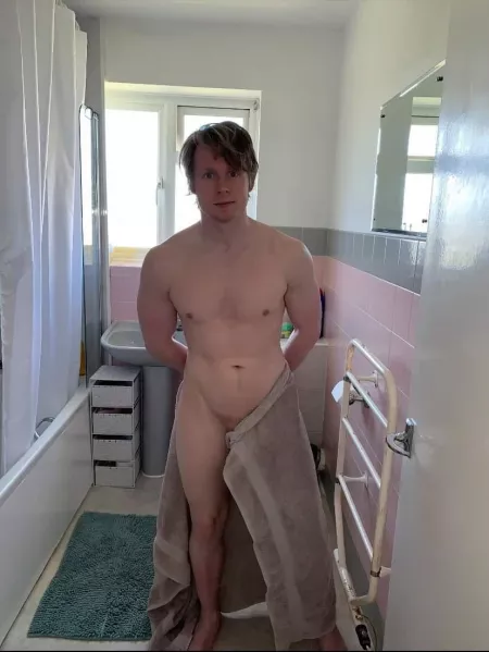 Caught the exact moment my towel fell down by Luca_LushUK