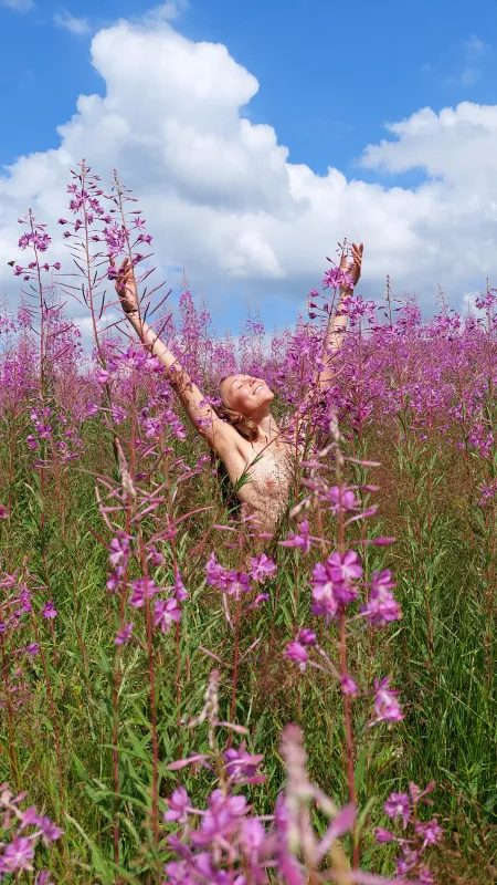 Celebrating 1000 karma here on Reddit!! Finally cracked the code of how to gain karma. Reddit is fun, thanks to all you lovely comments and connections ❤🤗😘🙏🏼🌿 by scandinaviannymph