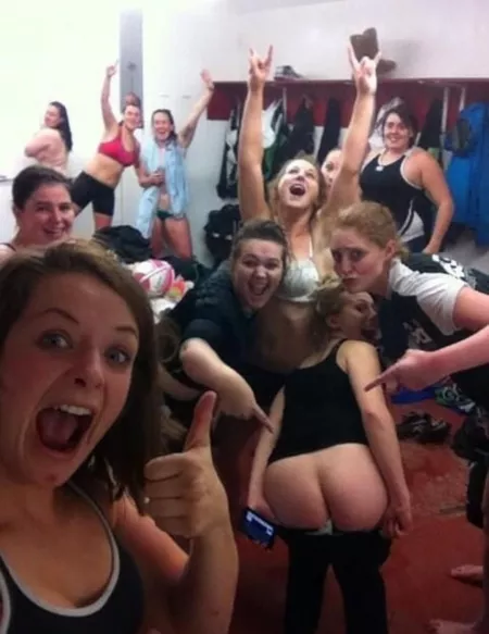 Celebratory Moon 🏆 by SlaveGirl1969