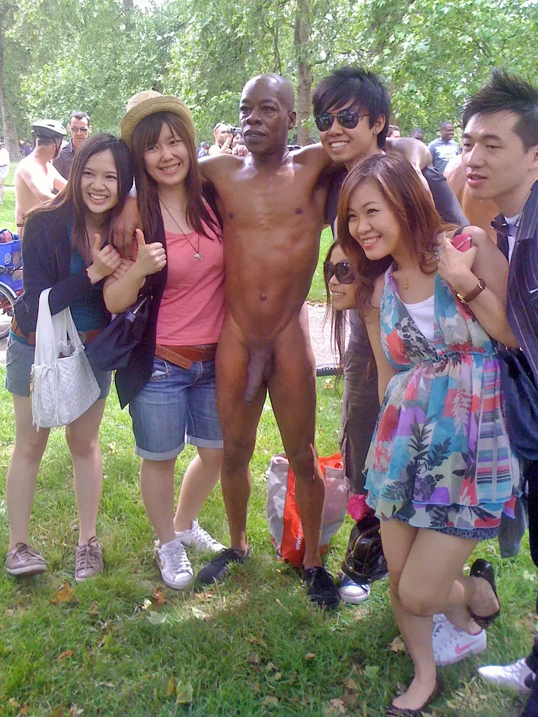 CFNM fetish and more! This ticks the boxes for CFNM, exhibitionism, voyeurism, interracial and size, all a legal public event (WNBR). posted by Public-Erection-CFNM