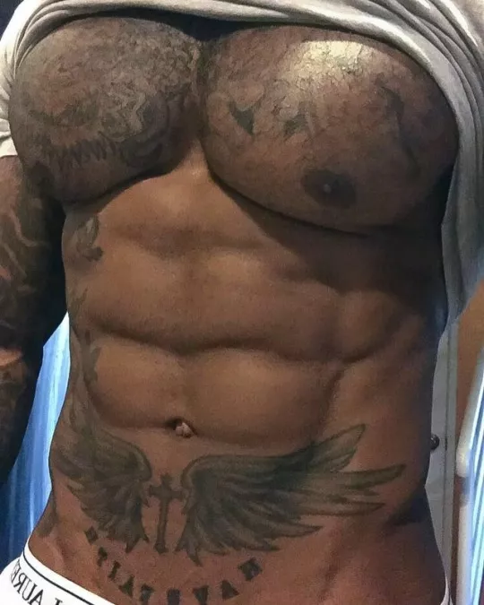 Chadoy Leon (@ChadoyLeon) posted by PecsReddit