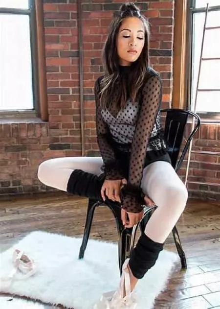 Chair dancer by 0rangee3