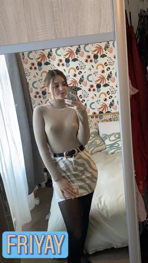 Charley leaving her bra at home by Snoo78665