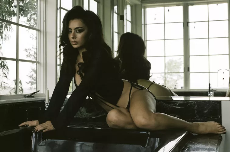 Charli XCX by cor0094