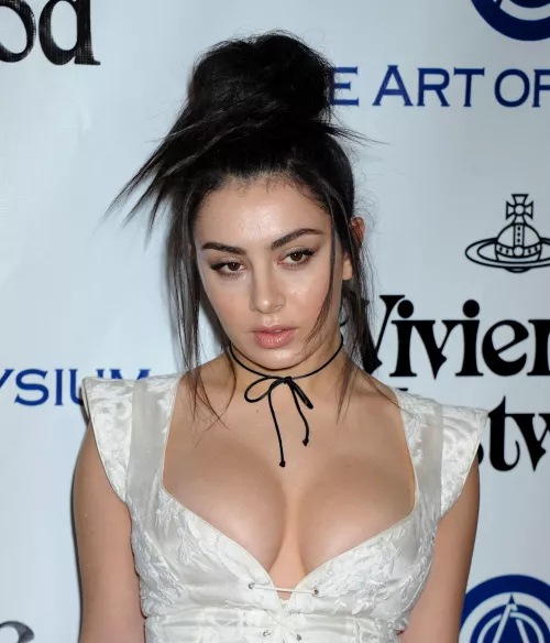 Charli XCX by gymmaxxer