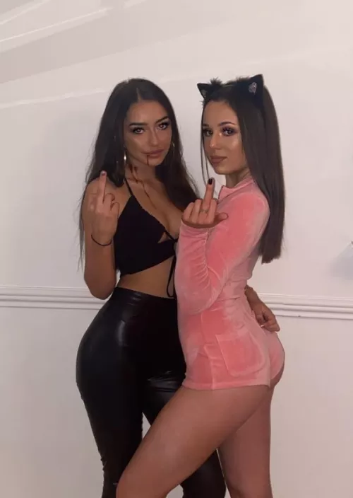 Charming girls by Chaturbater1