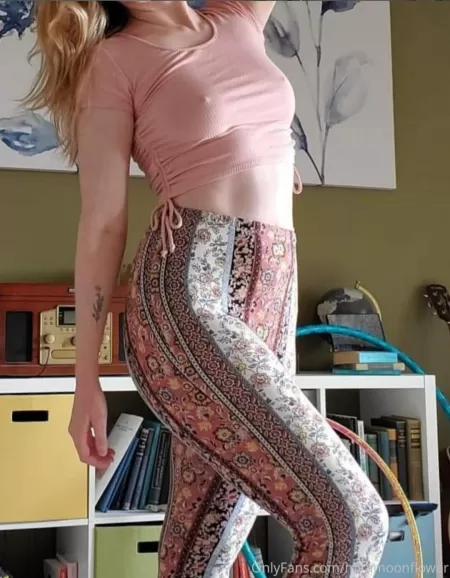 Chat with me by MiraMoonflower