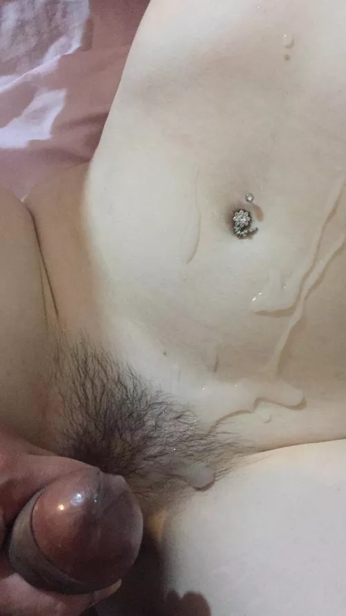 Check a big load over belly by VeronikavonK