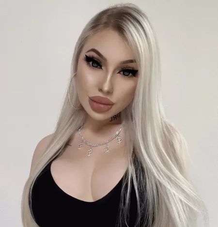 check myyy‼️ONLY FANS‼️(linkk in bio) +100 POSTS ✨20 years old plastic barbie with big fake lips and fake boobs👀✨QUICK response to DMs🔥special/private requests available ✨sexting 🔥dick rates ✨fishnets/stockings 🔥lingerie✨hee by charlotteventurax