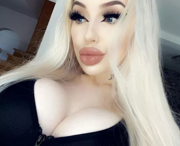check myyy‼️ONLY FANS‼️(linkk in bio) +100 POSTS ✨20 years old plastic barbie with big fake lips and fake boobs👀✨QUICK response to DMs🔥special/private requests available ✨sexting 🔥dick rates ✨fishnets/stockings 🔥lingerie✨hee by charlotteventurax