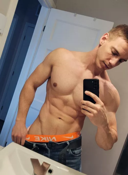 Checking Gains on my rest day 😁💪 by John_fitness91