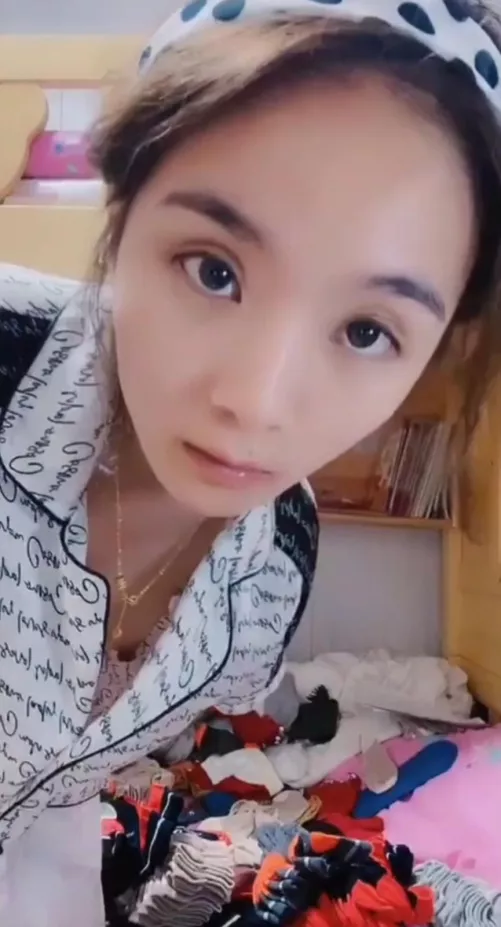 Checking my webcam by jurassicerajugs