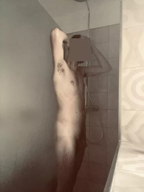 Checking this sub 1st time. Should I stay? by Blue-911