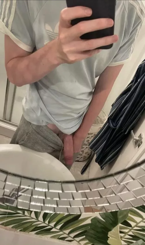 Cheeky semi 😜 by buzzer_time