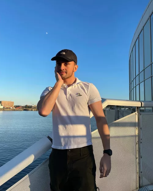 Cheeky sunset picture by loner0803