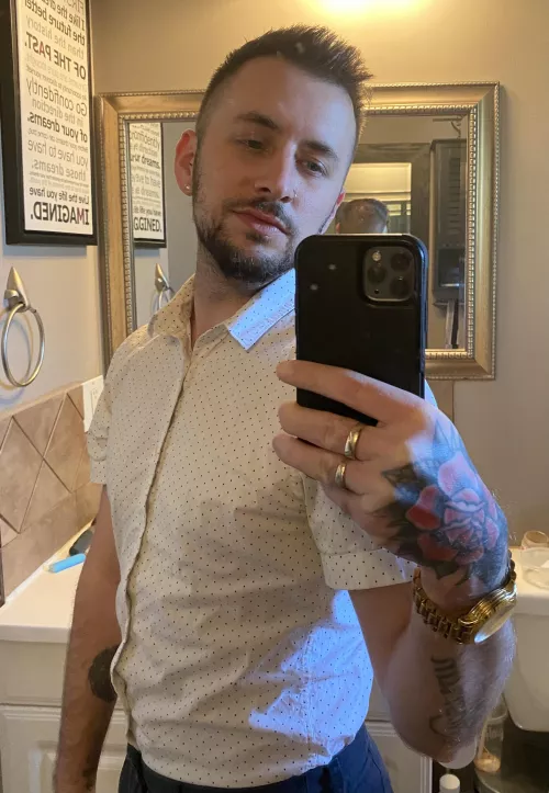 Cheers to the freakin weekend 🖤 by Junior-Lock5750