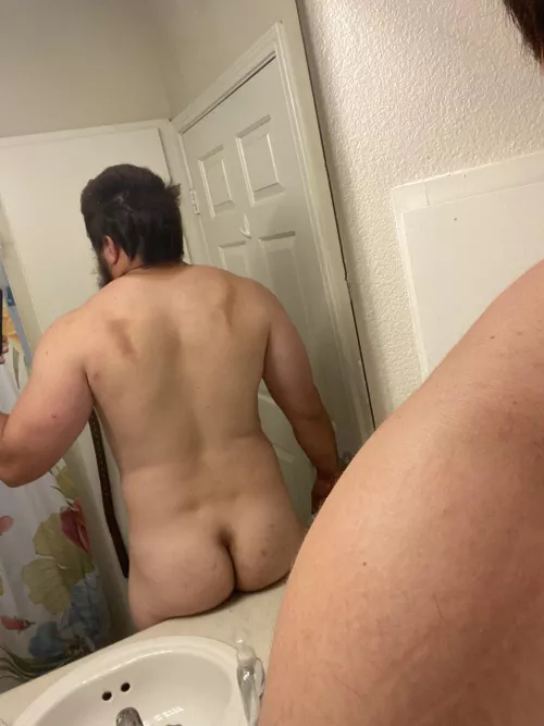 Chest day has its repercussions by Rod-fox