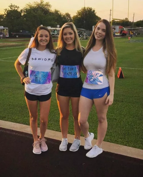 Chicks with no shadows by yepjeeway