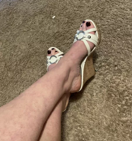 Chillin 😎 by SilverQeenBee420