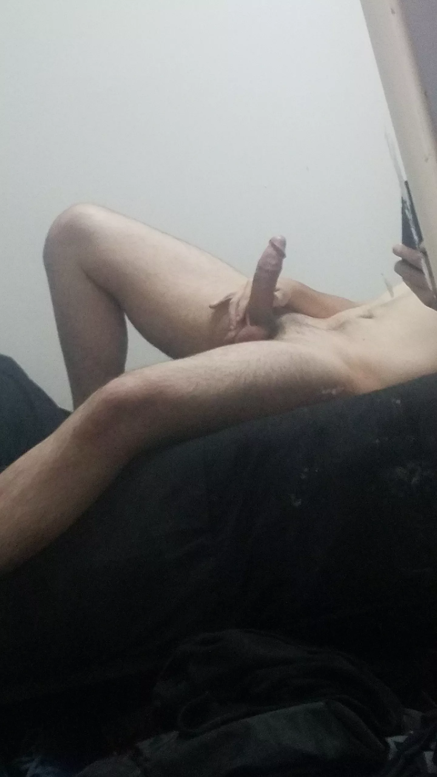 Chillin in bed 😎 posted by stichonchest