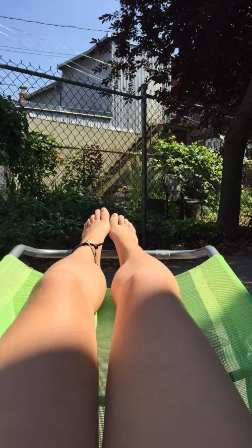 Chillin in the sun by throwawee4