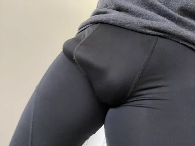 Chillin’ in these … Anyone in london wanna join me for a Netflix n chill day ? by scottyinlycra