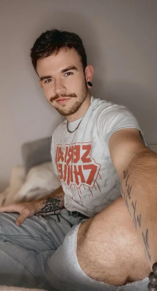 chillin by yakobiixx