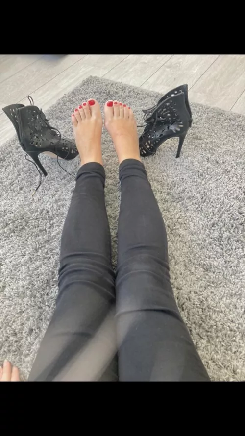 Chillin’ by candybelle99