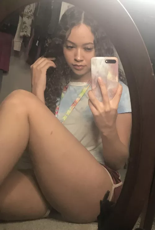 Chillin 😎 by Tyniasworld