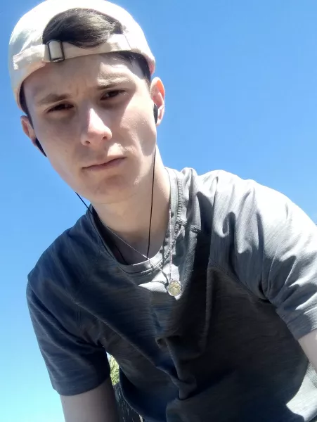 Chilling by the duck pond 🙈 by ShrubberyNi