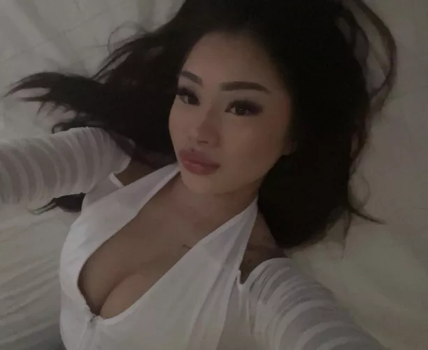 chilling by hornychilicorndog