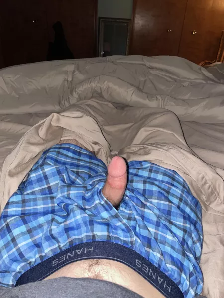 Chilling out in bed with my tiny dick [21] by mishavinyljunkie21