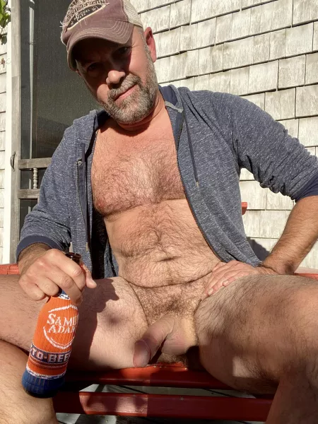 Chilly on the deck. Had to put on a sweater by hairy_monkee