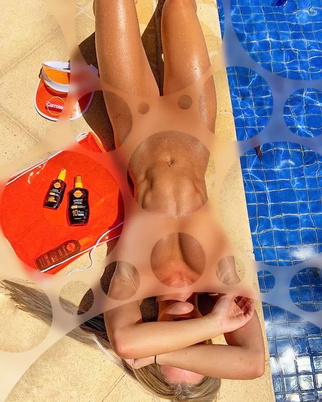 Chloe Roberts posted by altbubblr