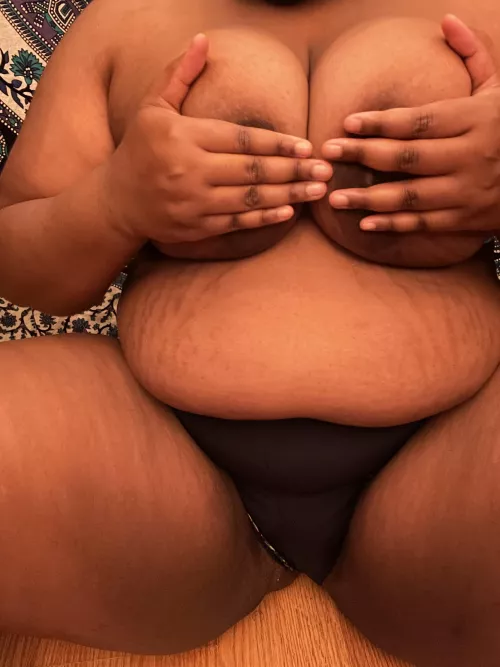 Chocolate nips and a chocolate kitty waiting to be played with😩😏💕 by chubbysexygoddess