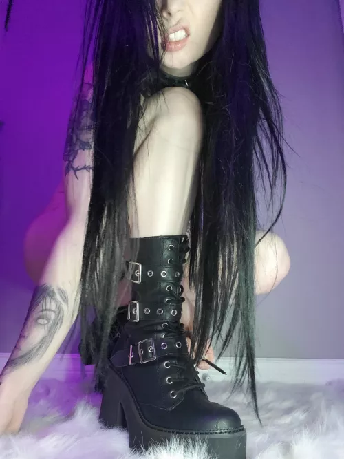 Choke me ⸸ by xmissxlilith