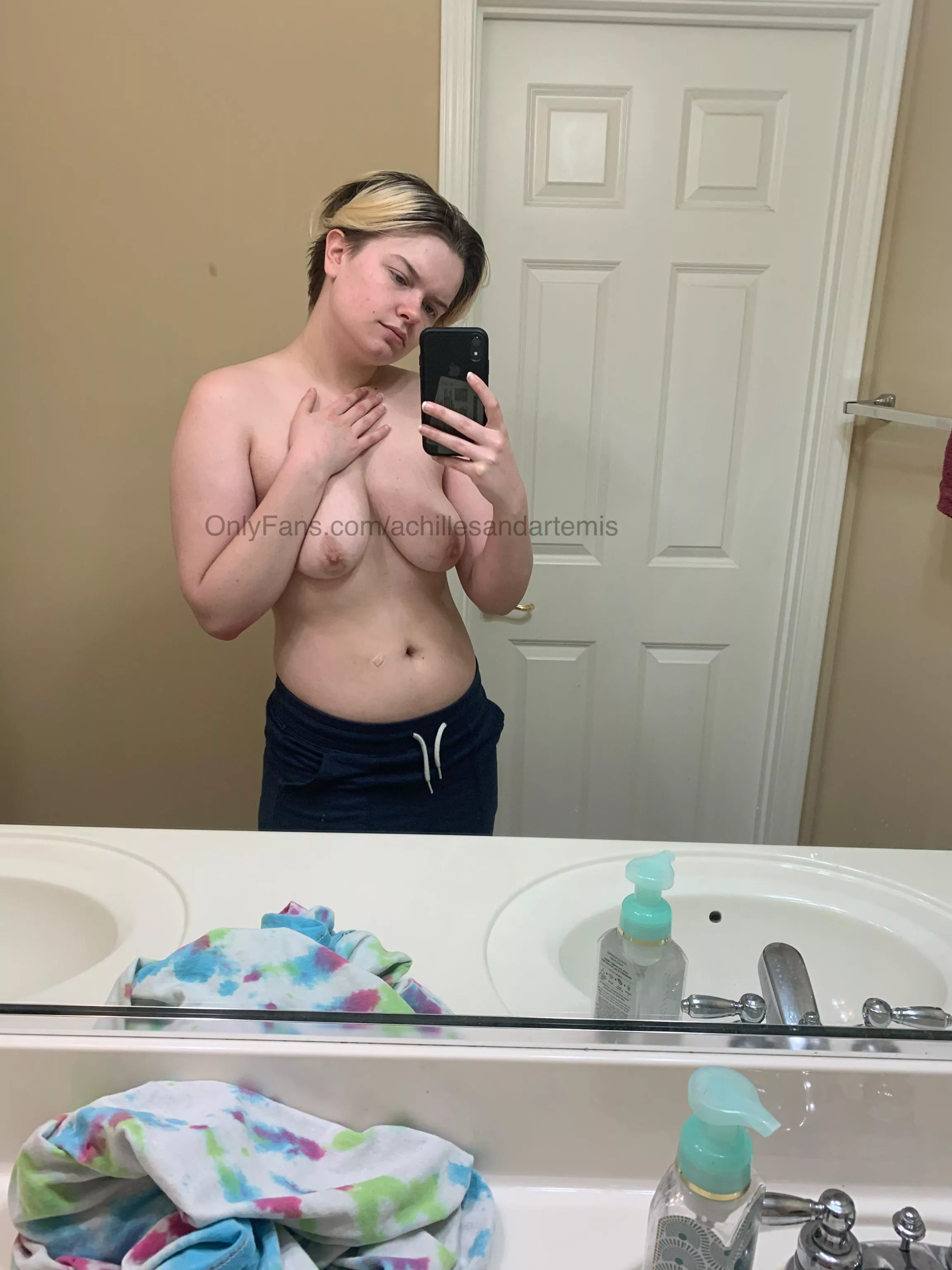 Choke me?? 👉👈 posted by achillesandartemis