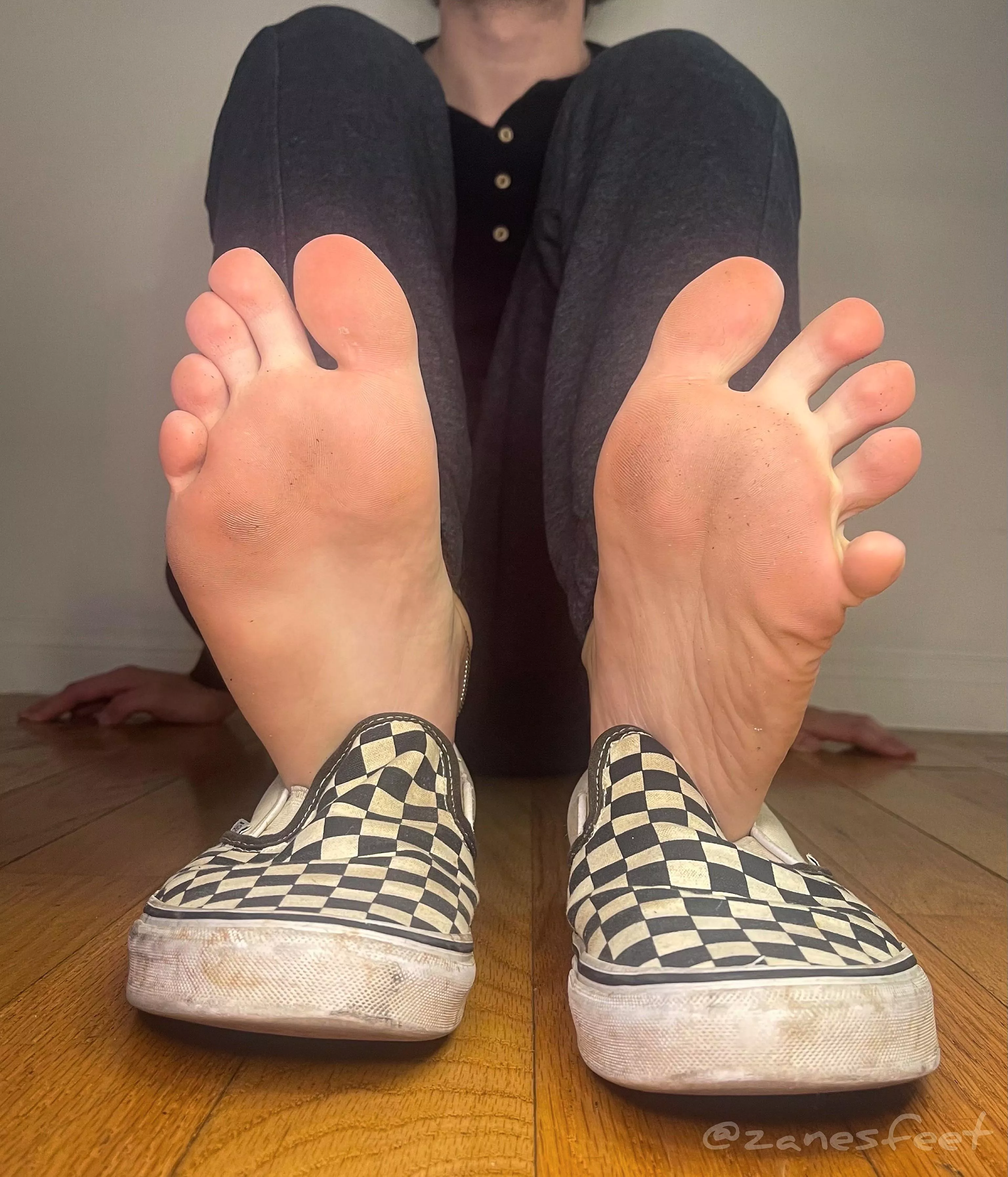 Choose your fighter 🦶🏻🆚 🏁 posted by Zanes-Feet