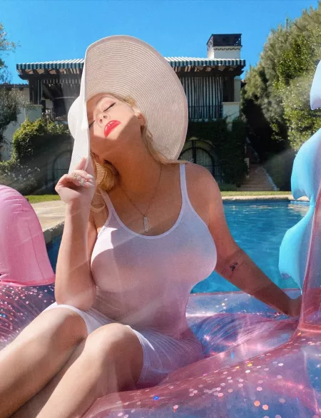 Christina looking absolutely delightful by OldAesthetics