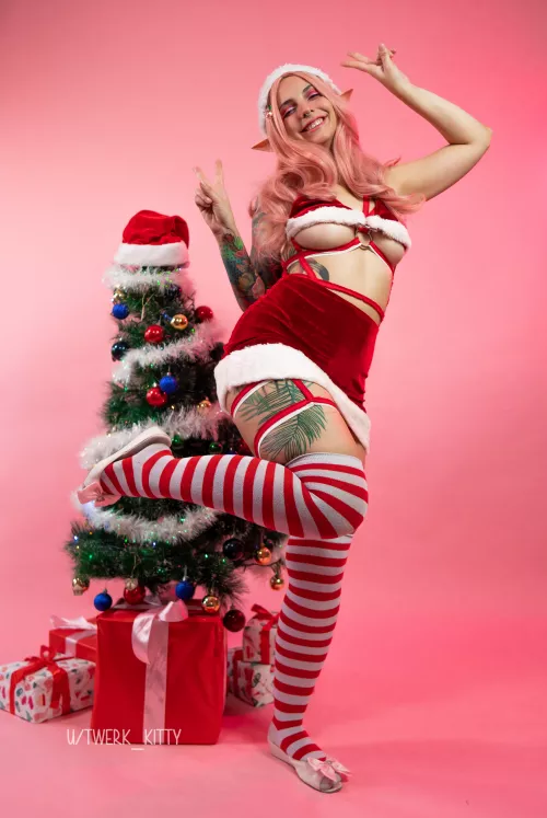 Christmas elf by Twerk-kitty