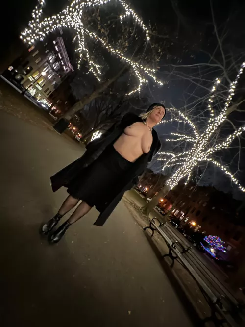 Christmas Eve Eve in the city by Tyrone_thakidnapper