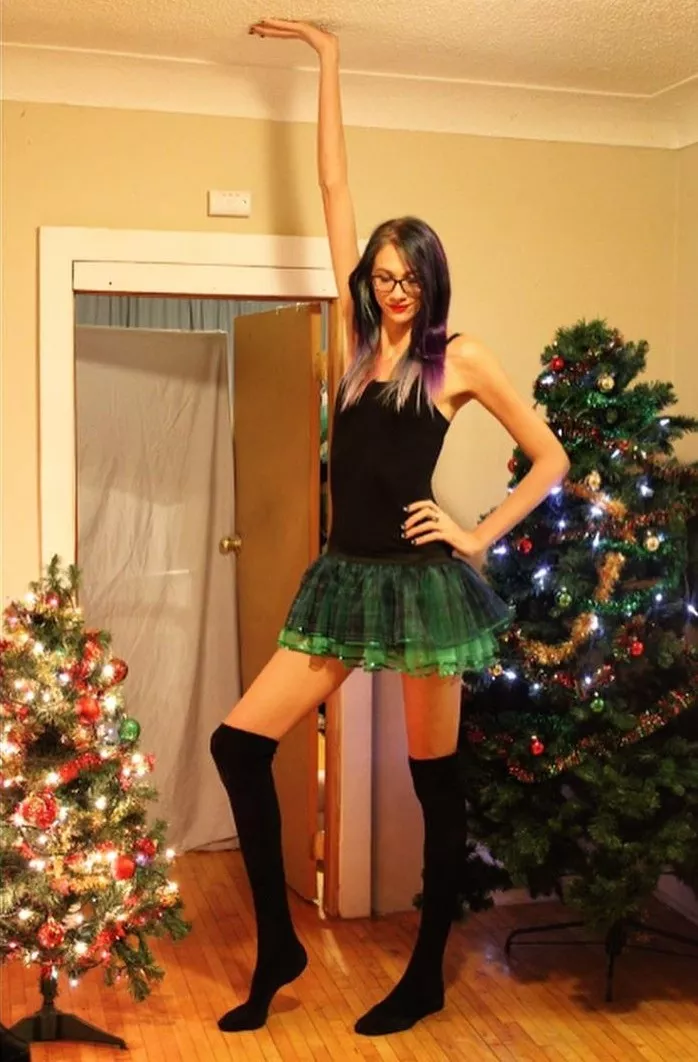 Christmas girl posted by whyamisosoftinthemid