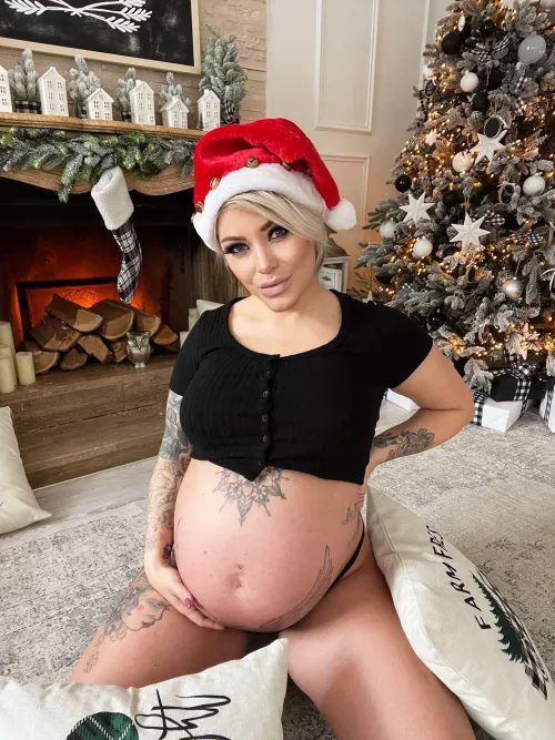 Christmas is coming by PregnantWifey_