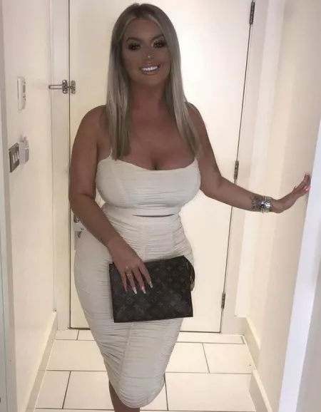 Chubby by AmazingTits8