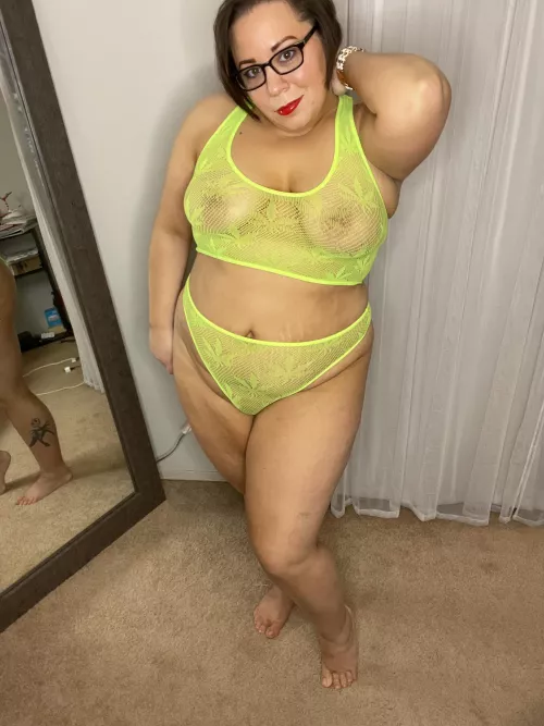 Chubby in all the right places 😘 by mascara_and_coffee