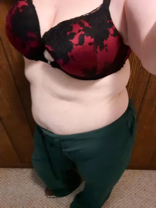 Chubby in scrubbies! by midwestmilfbbw1