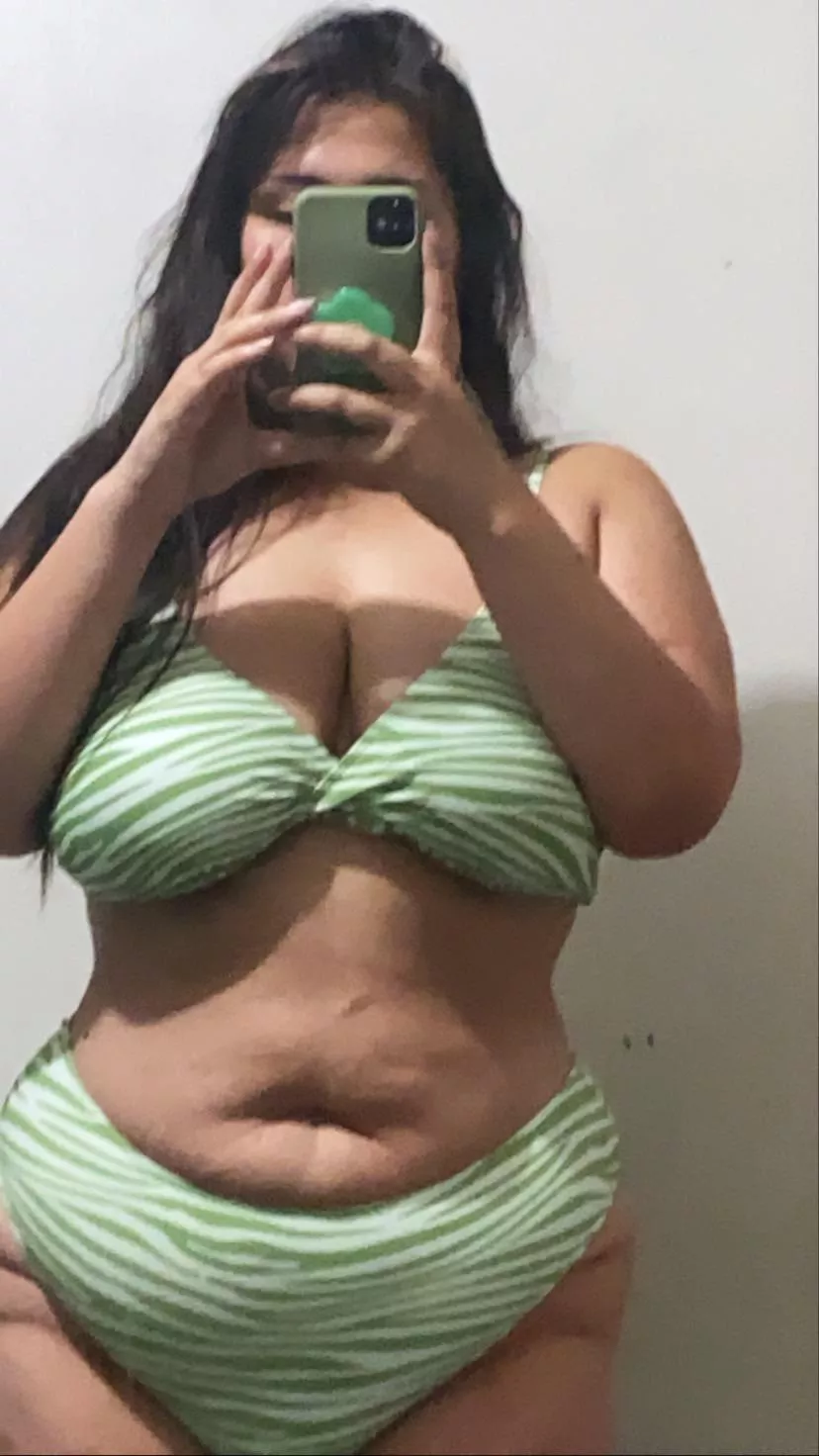 chubby tummy hehe posted by Outrageous-Sea8364